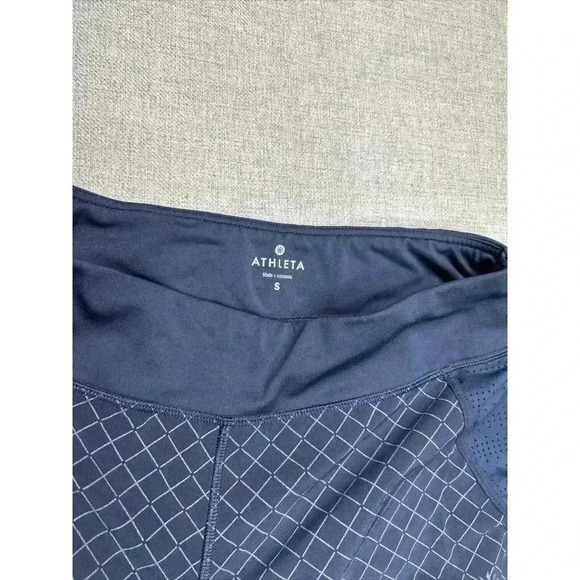 Athleta 3" Shorts Running Gym Pocket - Picture 5 of 10